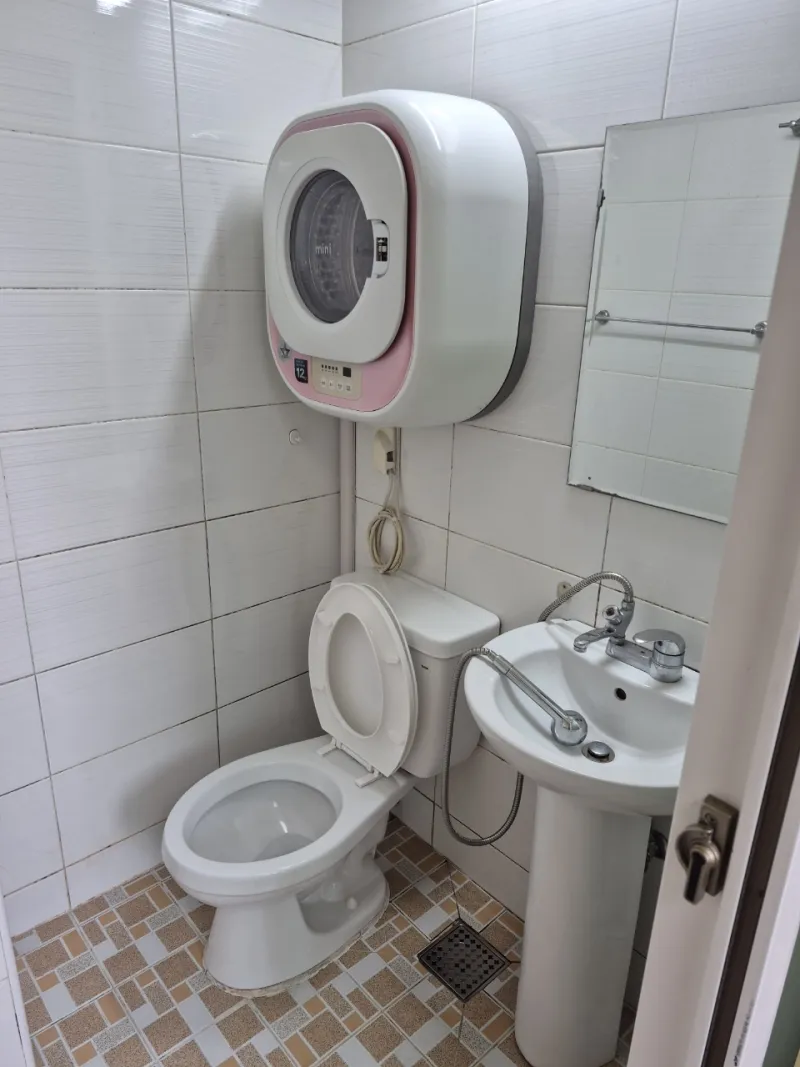 [Bucheon] Room 406, a cost-effective single-person accommodation 1-minute walk from Yeokgok Station 5