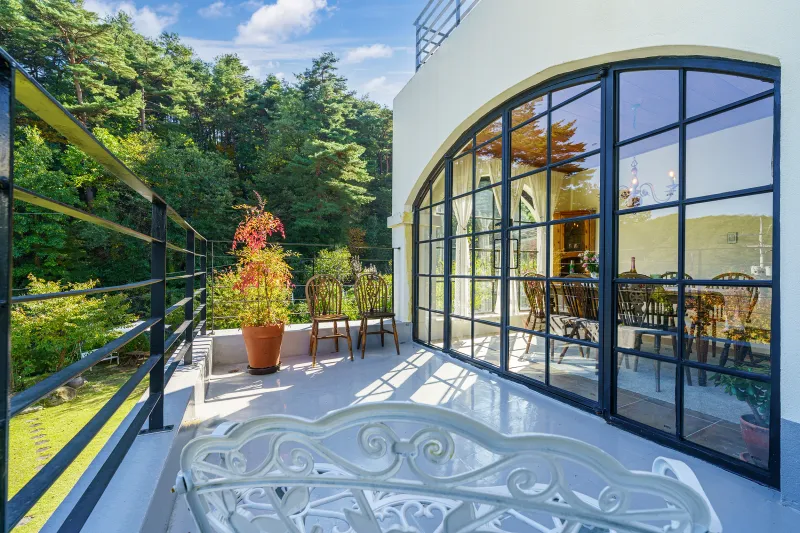 [Gangneung][Gangneung, Gangwon-do] A 55-pyeong duplex house with a European feel in the forest. 62