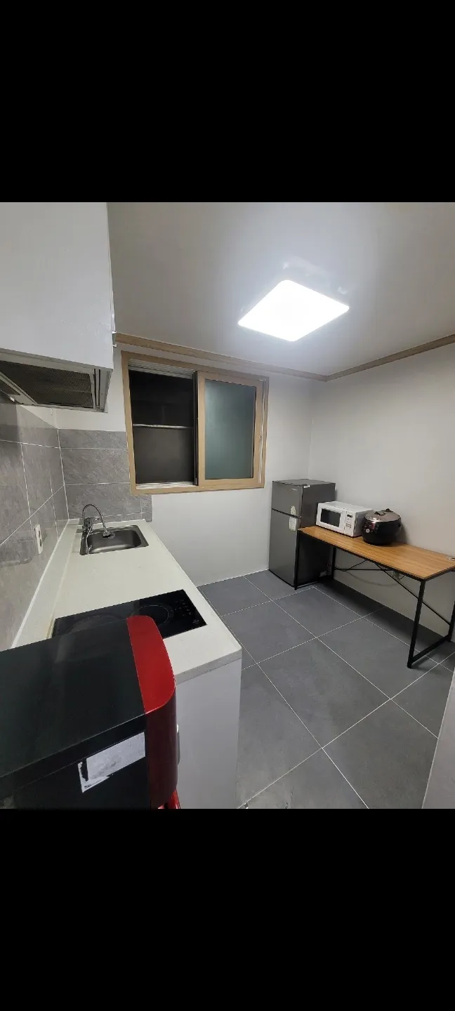 [Bucheon] Room 406, a cost-effective single-person accommodation 1-minute walk from Yeokgok Station 8