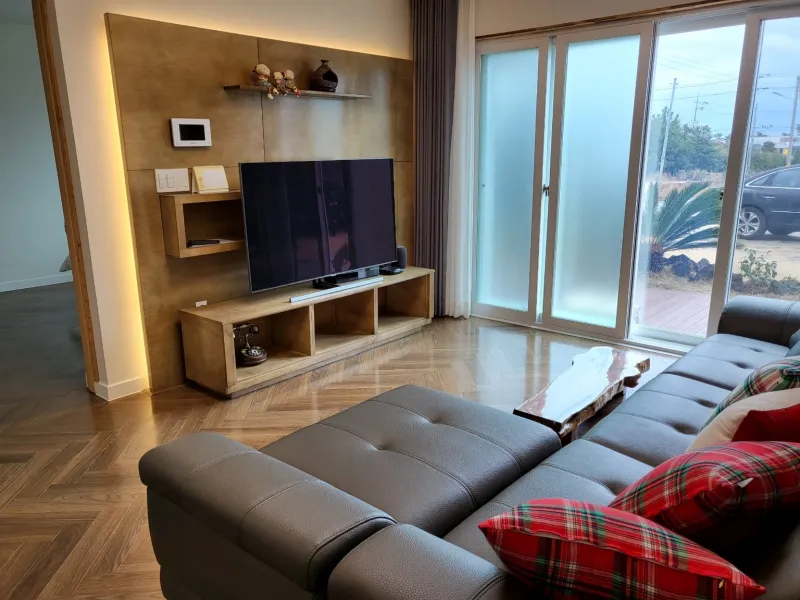 [Namwon, Seogwipo] 1st floor of a two-room country house with a stone wall and grass yard with a view of the ocean 6