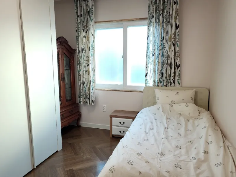 [Namwon, Seogwipo] 1st floor of a two-room country house with a stone wall and grass yard with a view of the ocean 3
