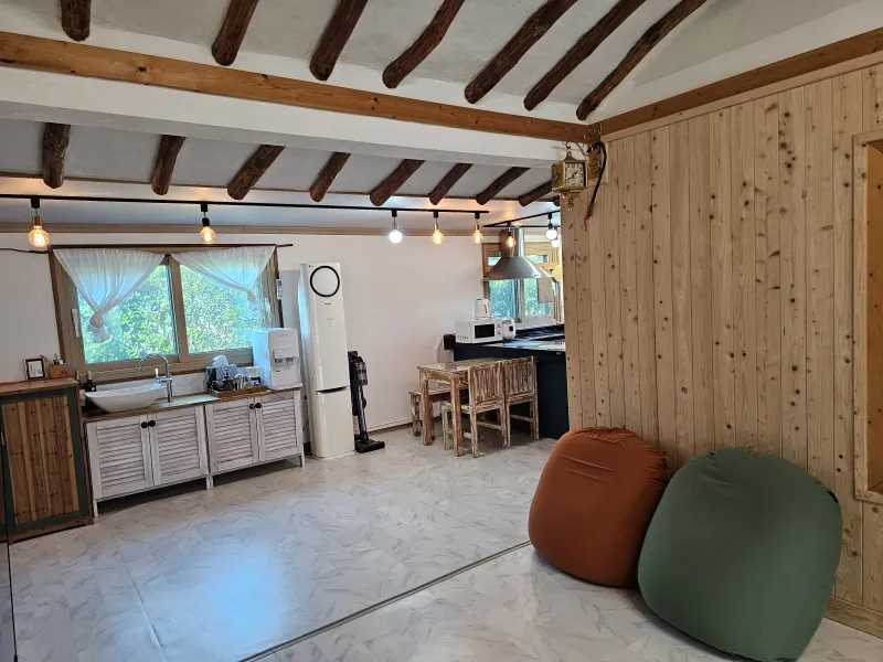 [Buan] A secluded, rural, single-family Hanok house with a spacious yard on the Byeonsan Peninsula #Dogs Allowed 14