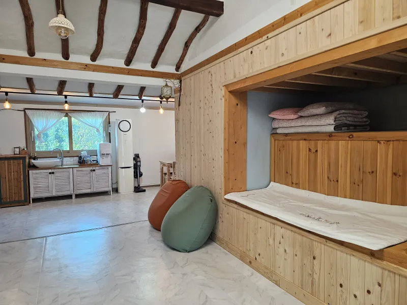 [Buan] A secluded, rural, single-family Hanok house with a spacious yard on the Byeonsan Peninsula #Dogs Allowed 15
