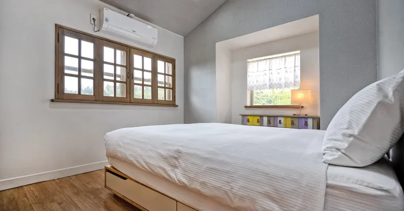 [Andeok, Seogwipo] 3-Story European-Style Kids' Private House with Indoor Heated Swimming Pool and Attic 8