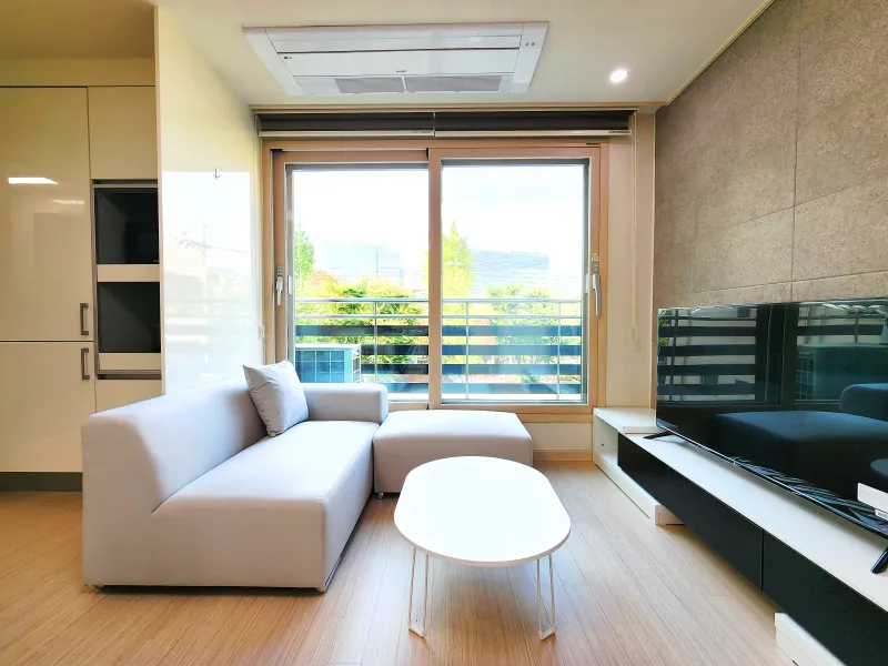 [Songpa, Seoul] Fully Furnished Two-Room Apartment with Park View, 3-Minute Walk from Munjeong Station 9