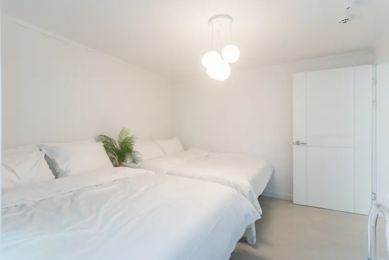[Seodaemun, Seoul] 3-bedroom, 4 queen beds, 6 minutes from Hongik University Station and 2 minutes from Yonsei University Station 3