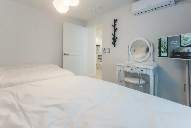 [Seodaemun, Seoul] 3-bedroom, 4 queen beds, 6 minutes from Hongik University Station and 2 minutes from Yonsei University Station 6