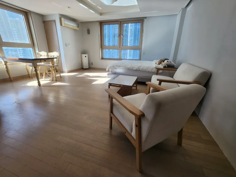 [Haeundae, Busan] Marine City Ocean View Large Studio with Double-Sided Windows 12
