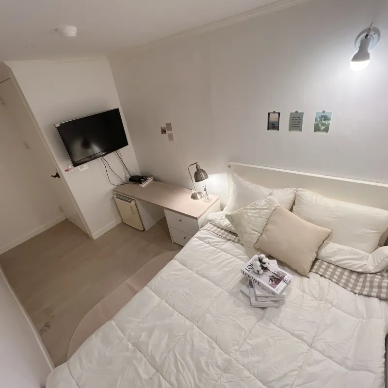 [Bucheon] 3-minute walk from Bucheon Station / Free laundry / Self check-in / Recommended for long-term stays, cozy room 7