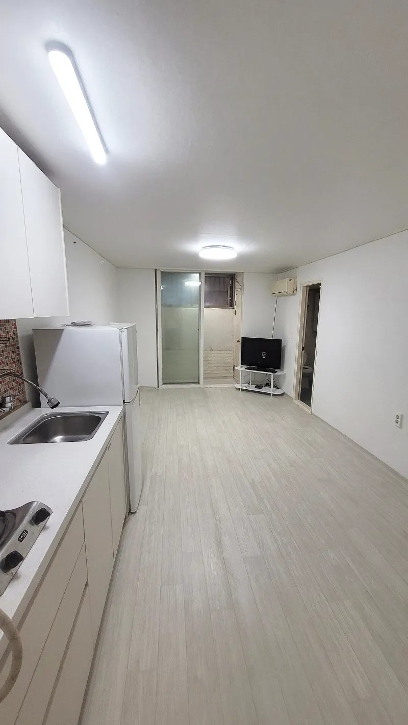 [Wonju] 5 mins from Terminal, 8 mins from Department Store, Studio 101 with Convenient Parking 3