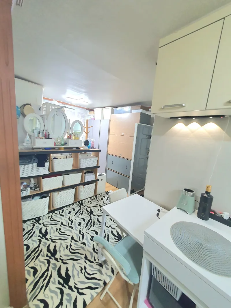 [Gangseo, Seoul] Private room accommodating up to 3 people, a 3-minute walk from Hwagok Station 7