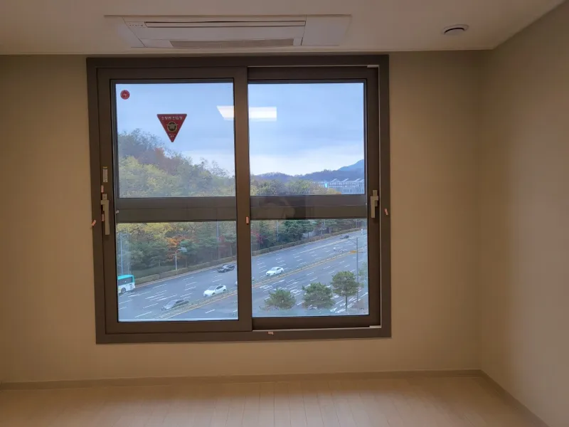 [Seongnam] 3-Room House Connected to Hyundai Department Store at Pangyo Station 2