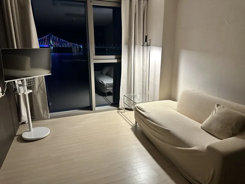 [Suyeong, Busan] A hip, modern accommodation with a full ocean view of Gwangalli Beach. 12