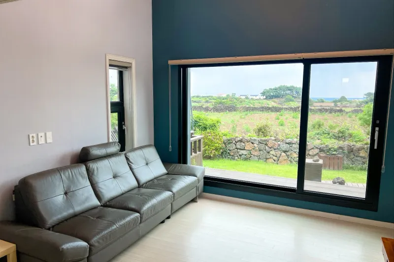 [Gujwa, Jeju] Jeju accommodations with a beautiful coastal road view 16