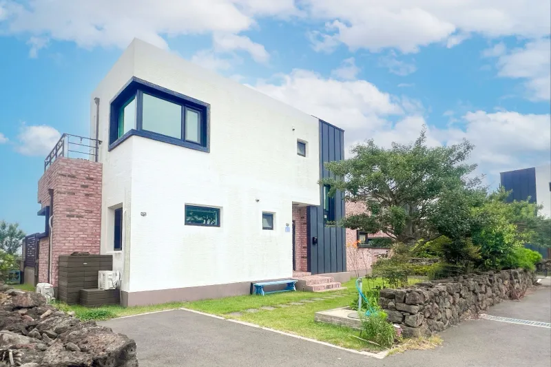[Gujwa, Jeju] Jeju accommodations with a beautiful coastal road view 26