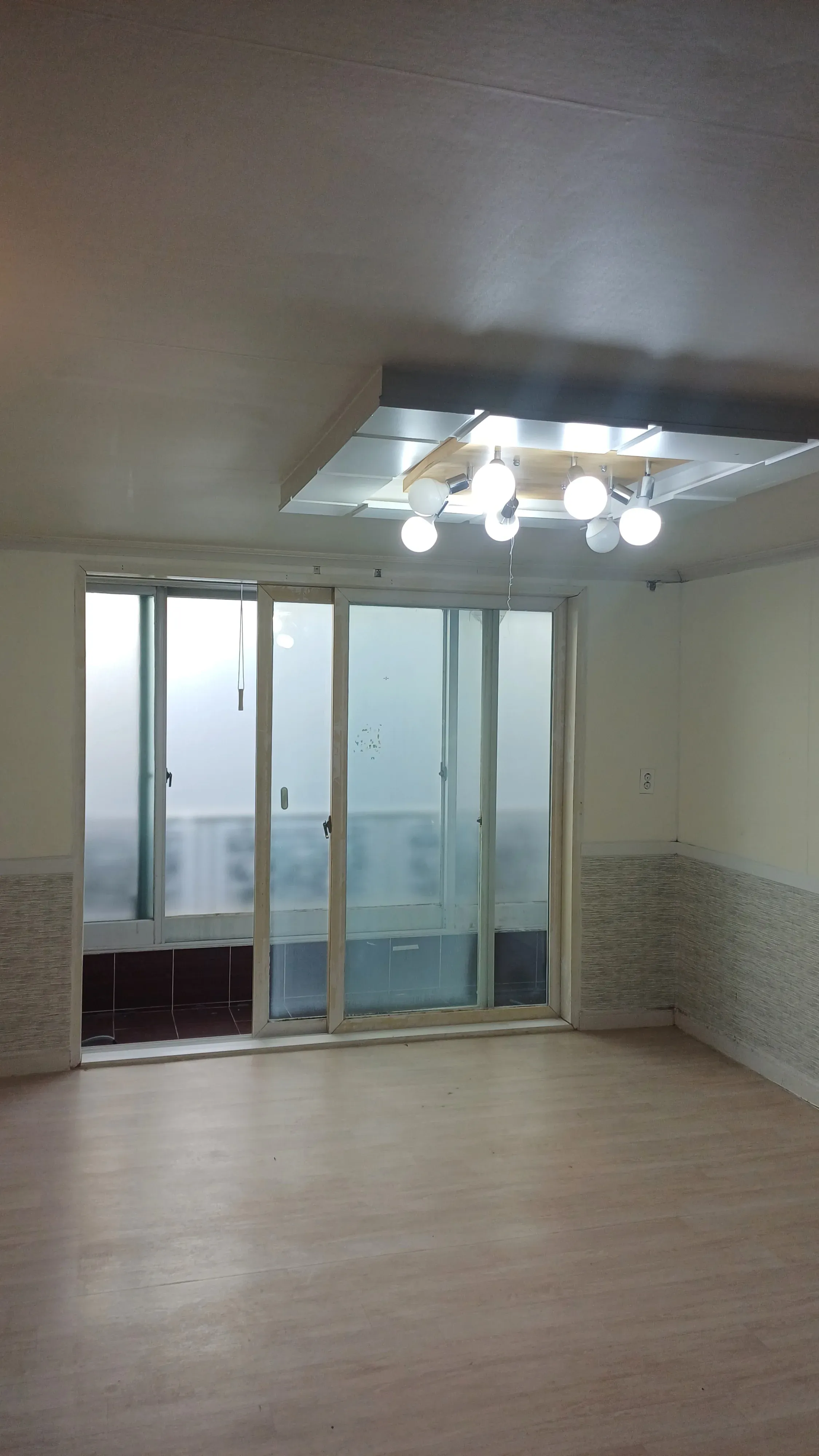 Two-Bedroom in Ansan, Gyeonggi — 73m², sleeps 5, 1 bath