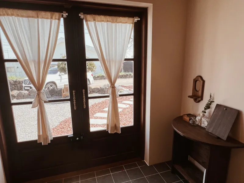 [Seongsan, Seogwipo] Stone Wall Emotional Two-Room Independent House + Indoor Jacuzzi 14