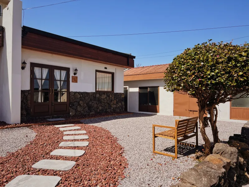 [Seongsan, Seogwipo] Stone Wall Emotional Two-Room Independent House + Indoor Jacuzzi 33