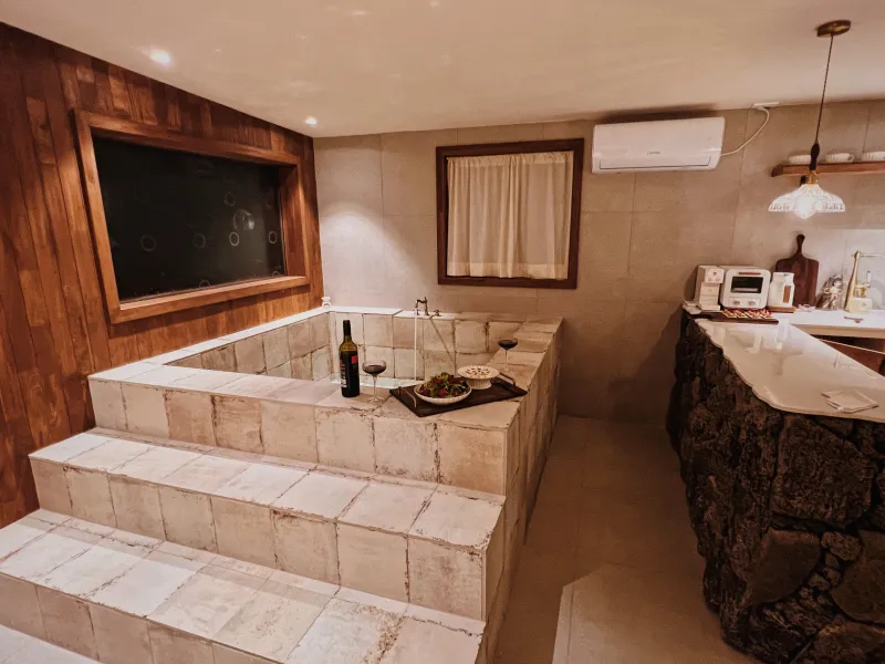 [Seongsan, Seogwipo] Stone Wall Emotional Two-Room Independent House + Indoor Jacuzzi 17