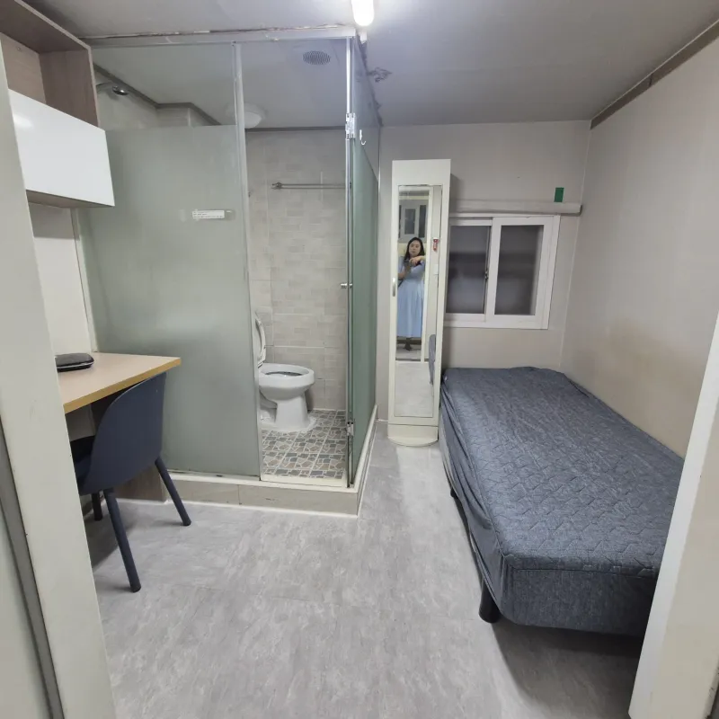 [Gwangjin, Seoul] A cozy room with a private bathroom near Gunja Station 7