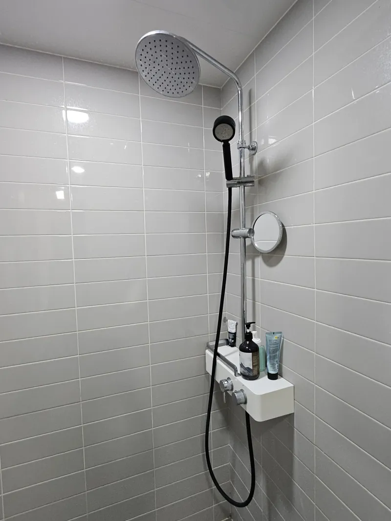 [Gangnam, Seoul] 5 Minutes from Eonju Station, Gangnam Station, Sinnonhyeon Hospital Tour, Duplex Room 10