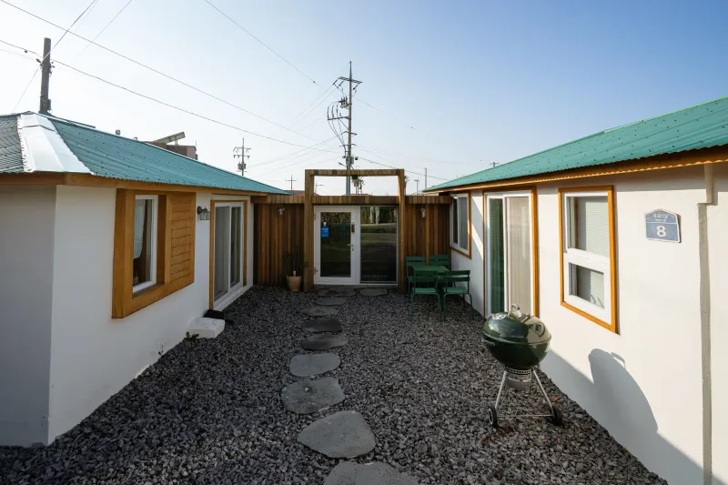 [Hangyeong, Jeju][West Jeju] Pet-friendly, tranquil village stay at Windmill Beach 17