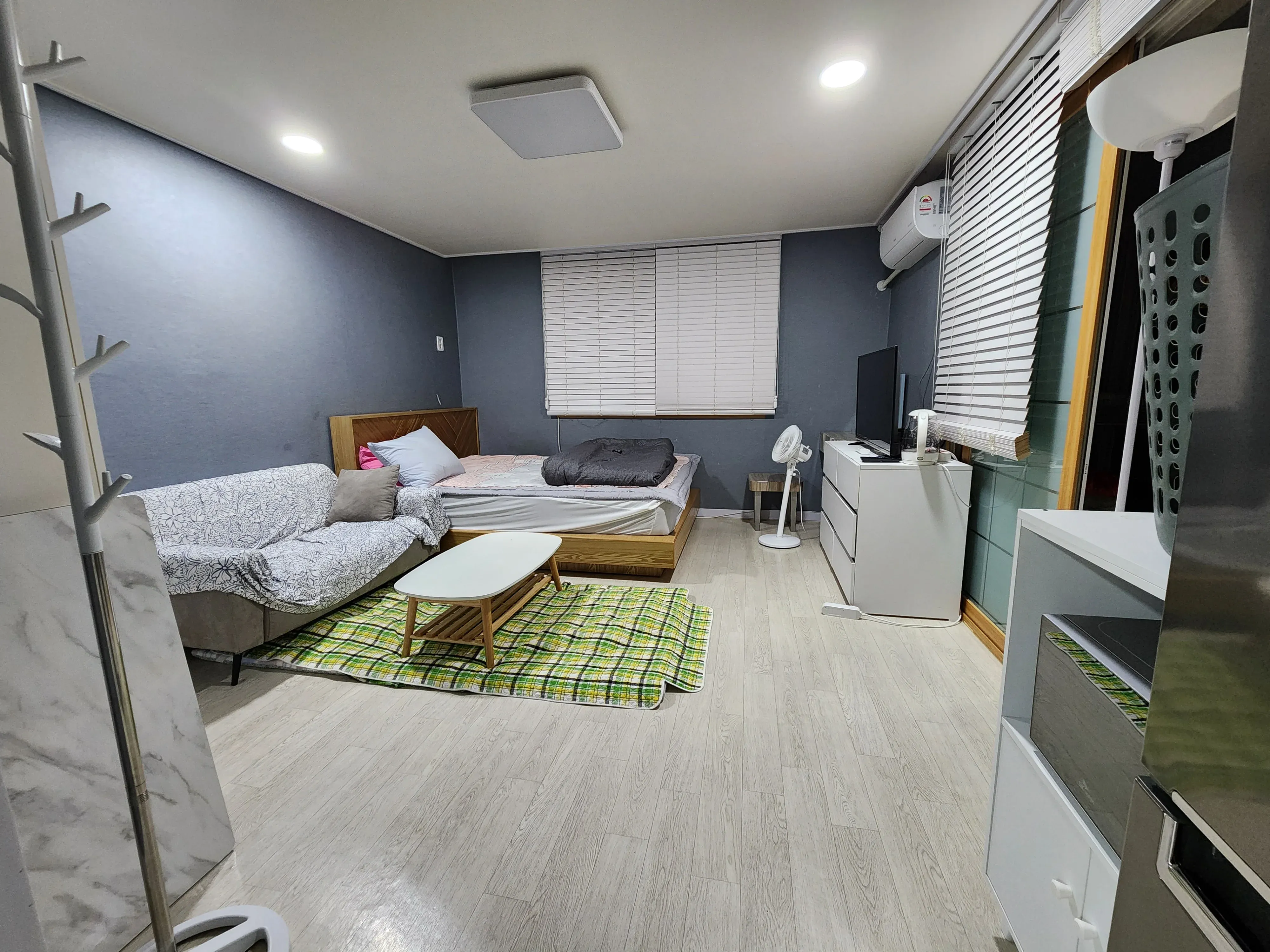 Nonhyeon-dong One-Bedroom House