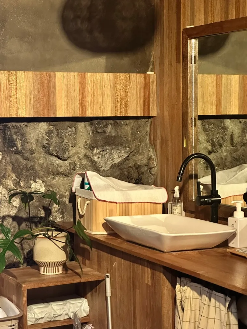 [Gujwa, Jeju] A detached house with the essence of Jeju, embracing the appearance of an old house. 23