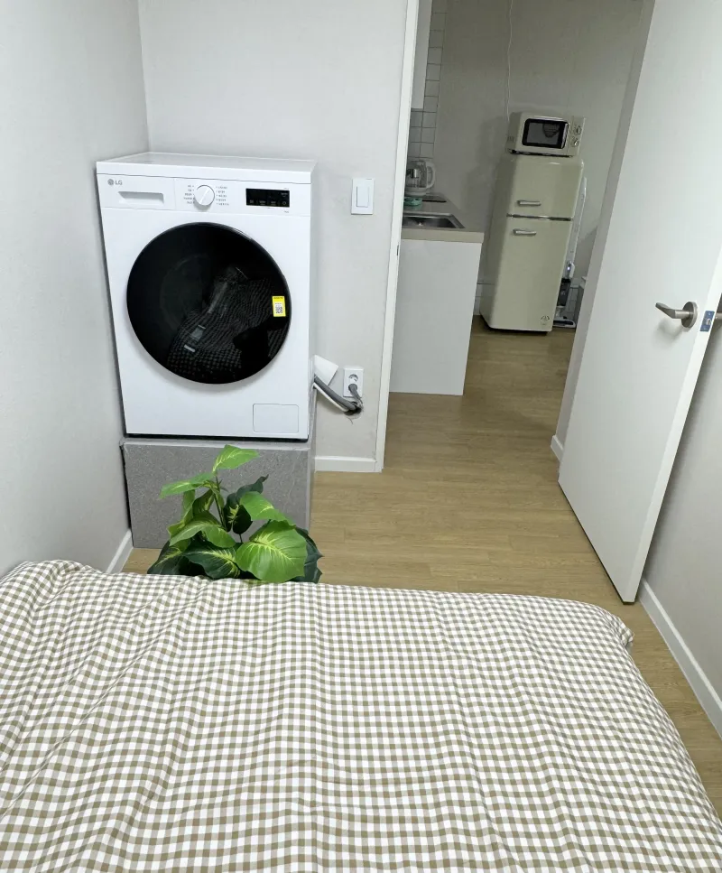 [Dongdaemun, Seoul] Two-room apartment 5 minutes from Sinseoldong Station - Unit 101, adjacent to Jongno, Myeongdong, and Seongsu 10