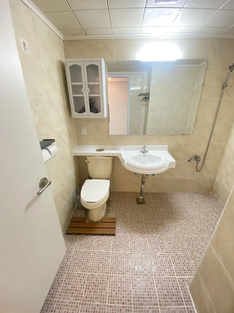 [Anyang] 2 seconds from Indeokwon Station / 2 queen beds / 4 people / Gwacheon Pyeongchon / Pets allowed 5