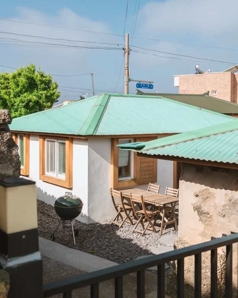 [Hangyeong, Jeju][West Jeju] Pet-friendly, tranquil village stay at Windmill Beach 18