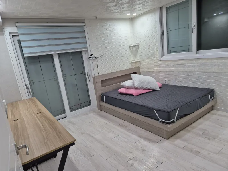 [대전 서구] 실링팬과 햇등 대형tv 퀸침대 #반려동반가능 2