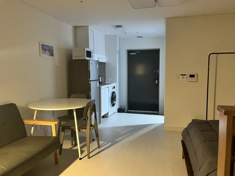 [Jongno, Seoul] 5-minute walk from Hyehwa Station / Premium Studio Room 204 6