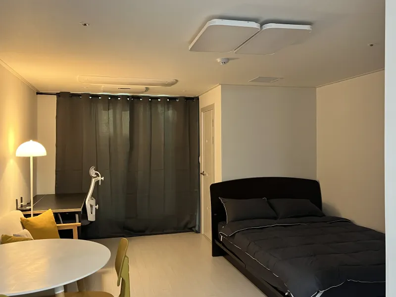 [Jongno, Seoul] 5-minute walk from Hyehwa Station / Premium Studio Room 203 2