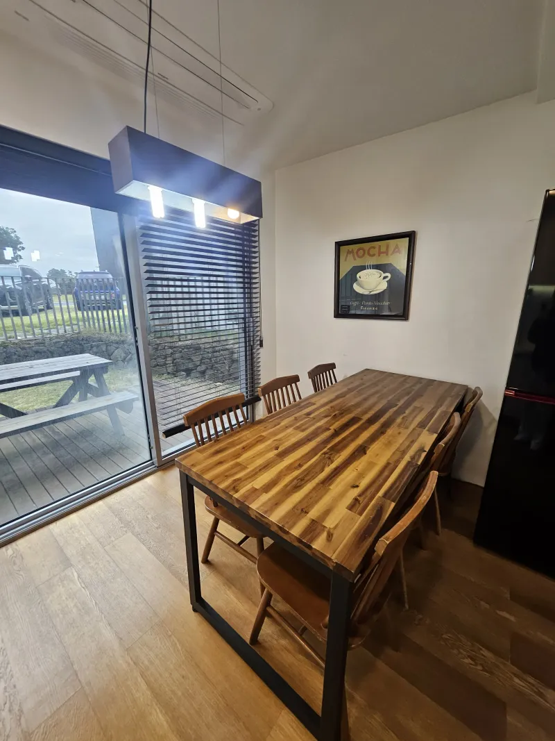 [Gujwa, Jeju] Townhouses with emerald sea views along the coastal road 11