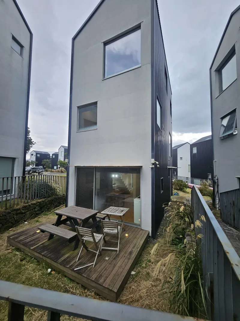 [Gujwa, Jeju] Townhouses with emerald sea views along the coastal road 13