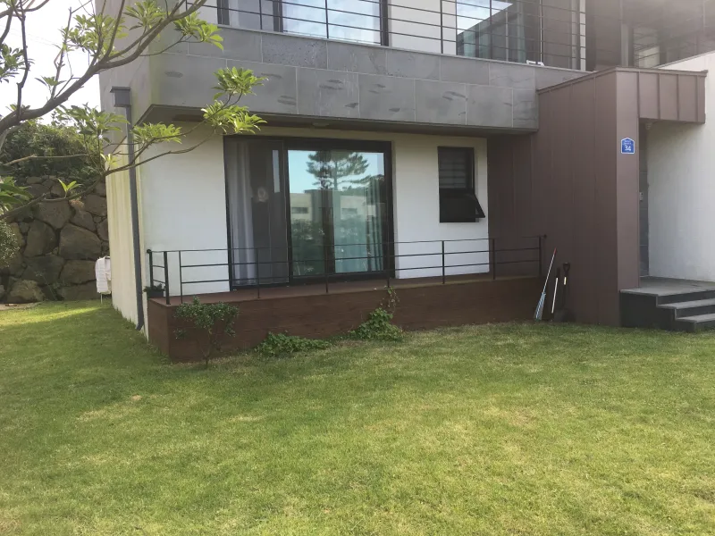 [Jocheon, Jeju] Private, spacious garden, 2nd floor, independent house near Hamdeok #Pets allowed 36