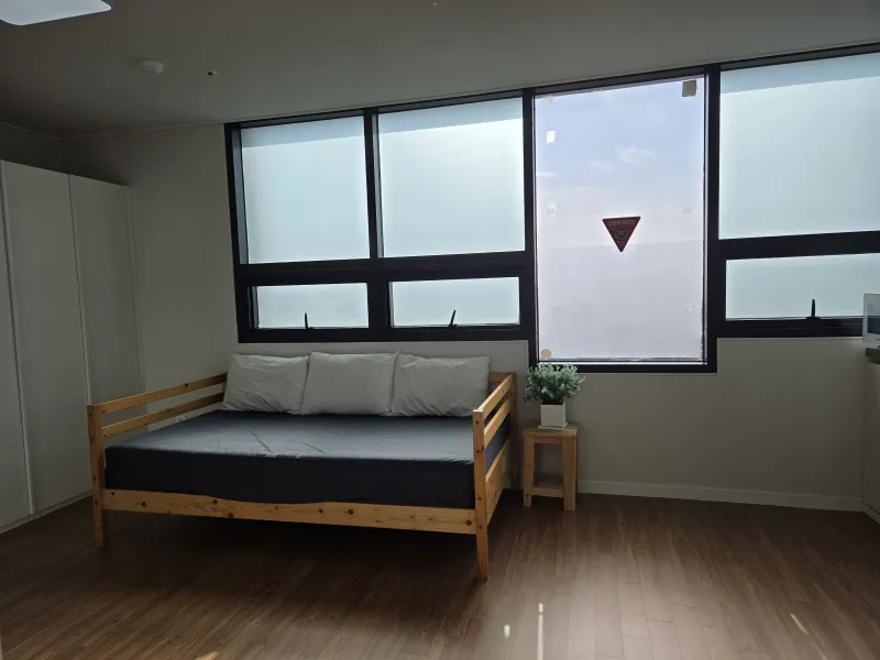 [서귀포 성산] 사계절 꽃이피는 정원이 보이는 원룸 301 4