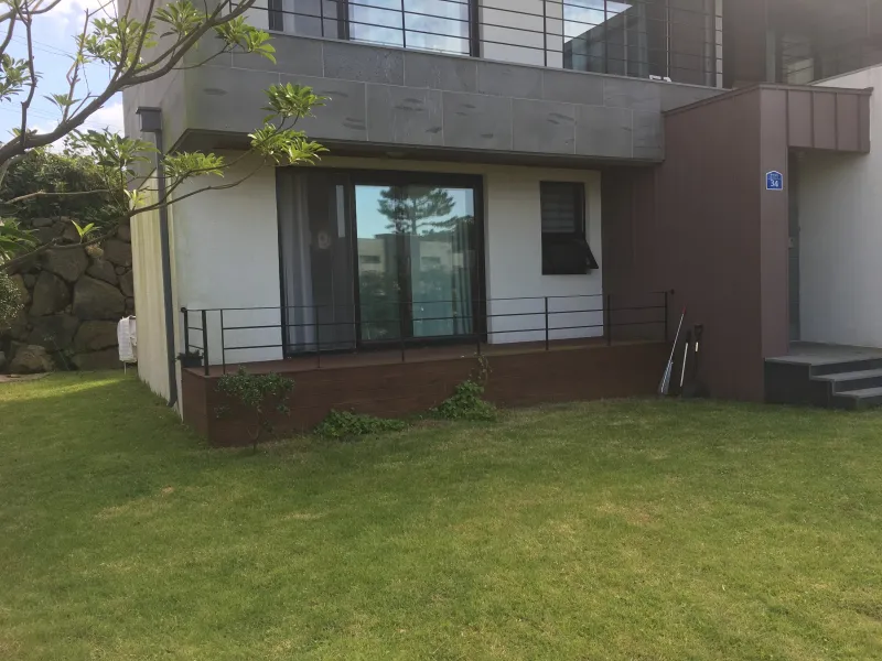 [Jocheon, Jeju] Private, spacious garden, 2nd floor, independent house near Hamdeok #Pets allowed 37