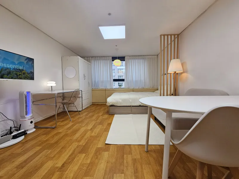[Dongdaemun, Seoul] 1-minute walk from Hoegi Station! 5G+OTT commute/work from home, fully equipped studio. 3