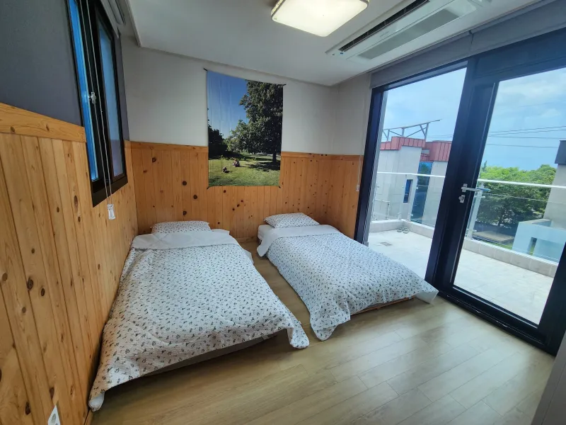 [Jocheon, Jeju][Bukchon Bookstore] A two-story townhouse near Hamdeok Beach 2