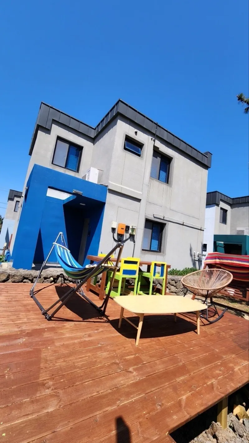 [Jocheon, Jeju][Bukchon Bookstore] A two-story townhouse near Hamdeok Beach 12