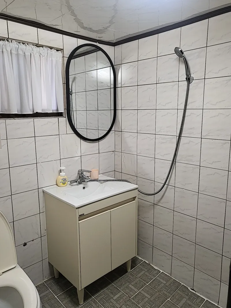 [Suwon][Suwon Paldal] Two-room apartment 5 minutes away from Hwaseo Station by car 15