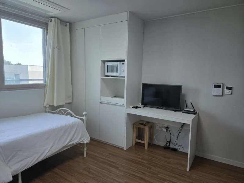 [Seongsan, Seogwipo] One-room apartment 302 with a view of a garden blooming with flowers in all four seasons. 2