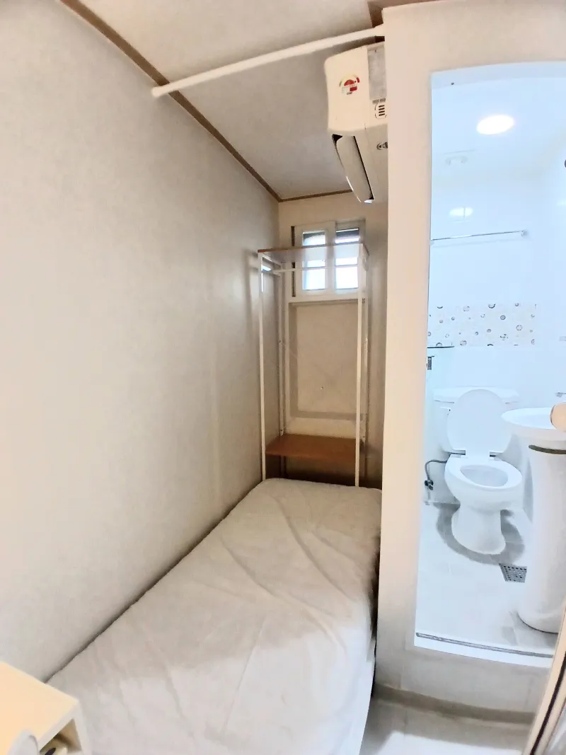 [Yeongdeungpo, Seoul] 4 meters from Daebang Station Exit 7 6