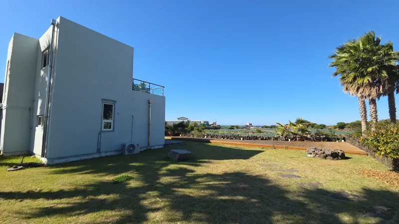 [Hangyeong, Jeju] Private house with ocean view, spacious garden, and neat interior in a quiet seaside village on the west 49