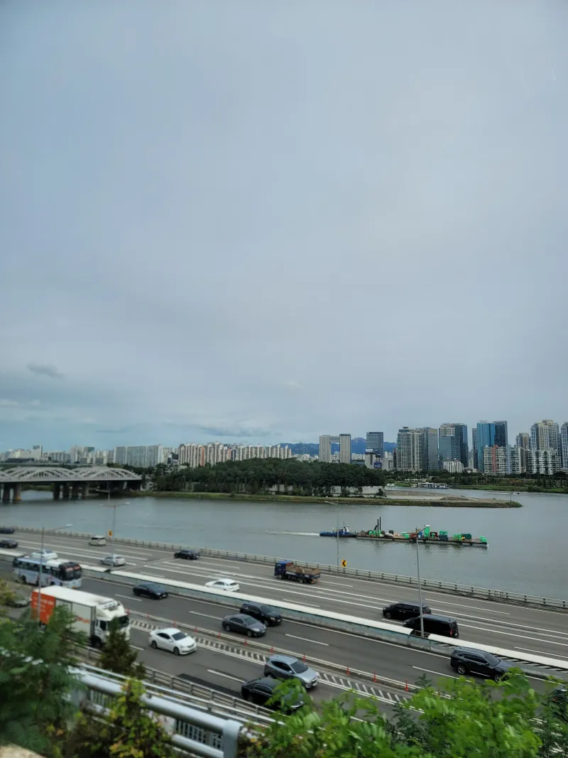 [Yeongdeungpo, Seoul] 4 meters from Daebang Station Exit 7 28