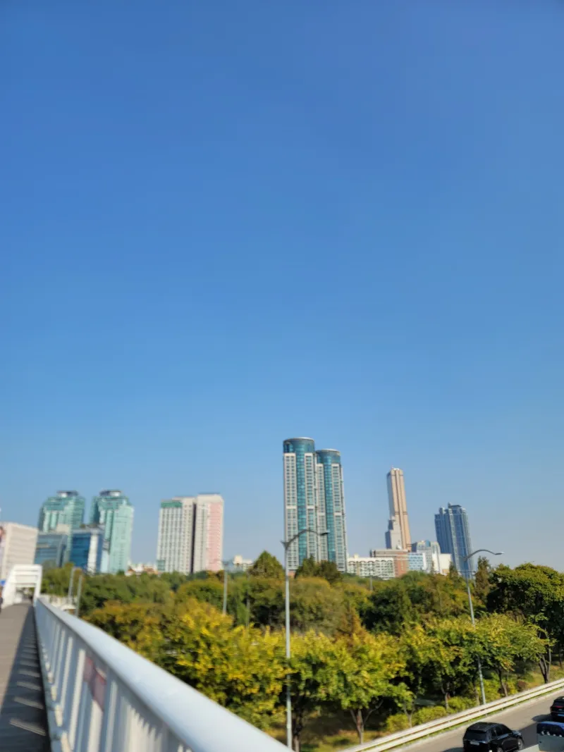 [Yeongdeungpo, Seoul] 4 meters from Daebang Station Exit 7 25