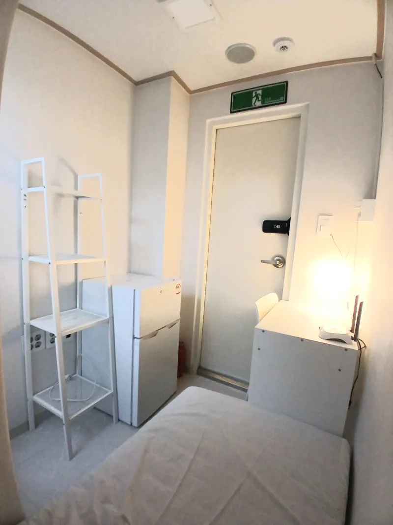 [Yeongdeungpo, Seoul] 4 meters from Daebang Station Exit 7 7