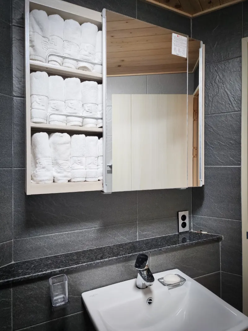 [Aewol, Jeju] A cozy, white-toned, three-room, two-story house with a private pool. 19